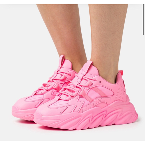 Madden‎ Girl Wave Trainer Neon Pink Size 8.5 US Women’s - Picture 1 of 9